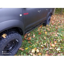 Toyota Hilux VII threshold
