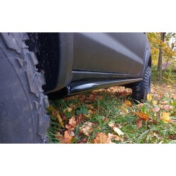 Toyota Hilux VII threshold